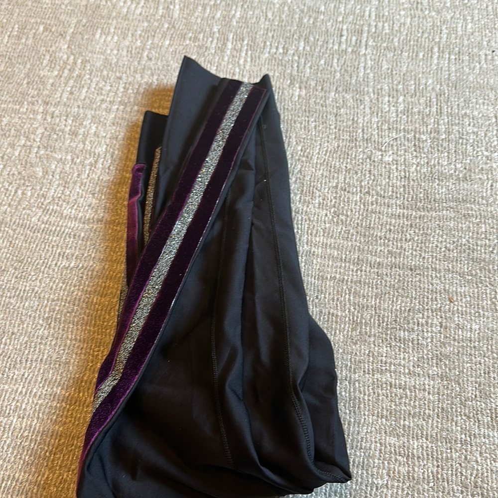 Ultra cor leggings with purple and shiny stripes